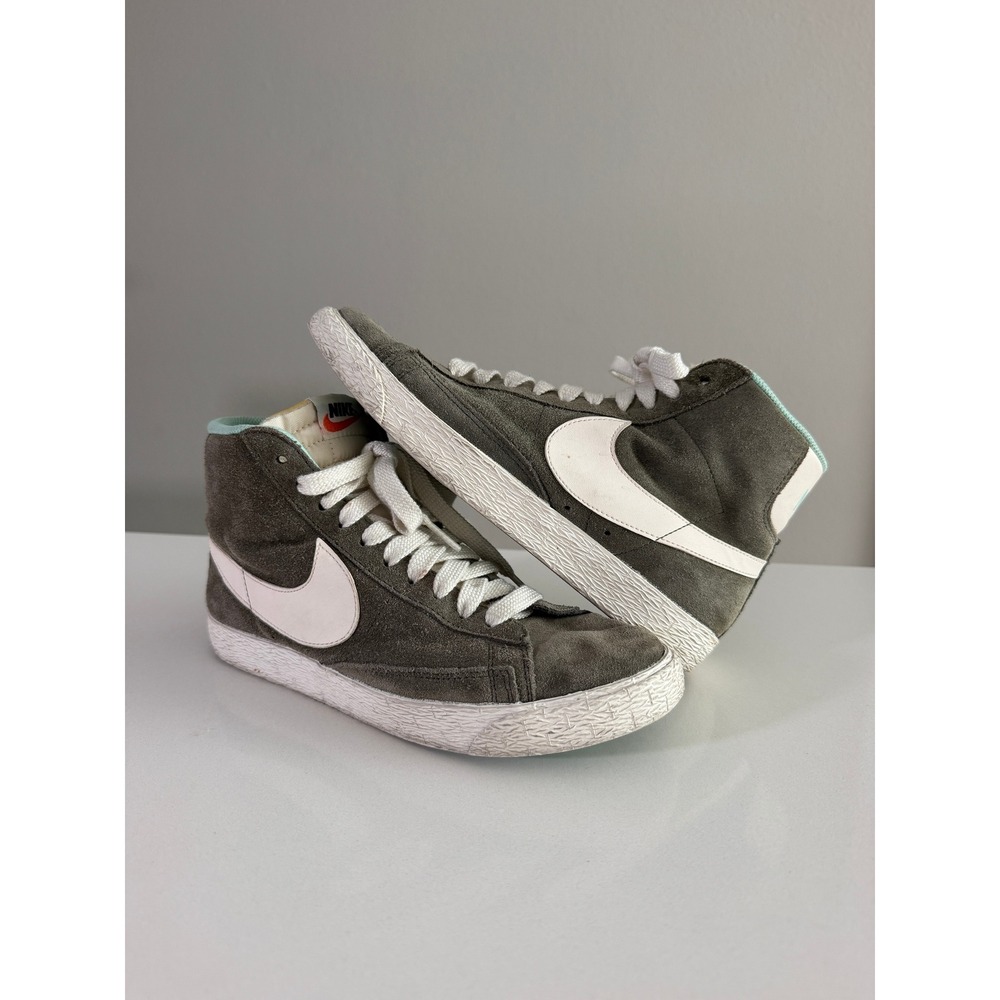 Nike Blazer Mid Sneakers Womens 7.5 Grey Suede High Top 518171-303